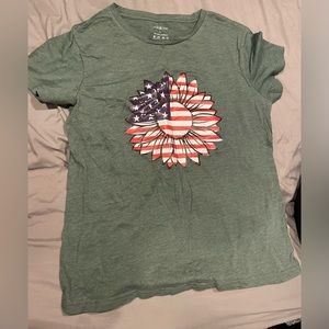Large T-shirt, green with American flag sunflower in middle